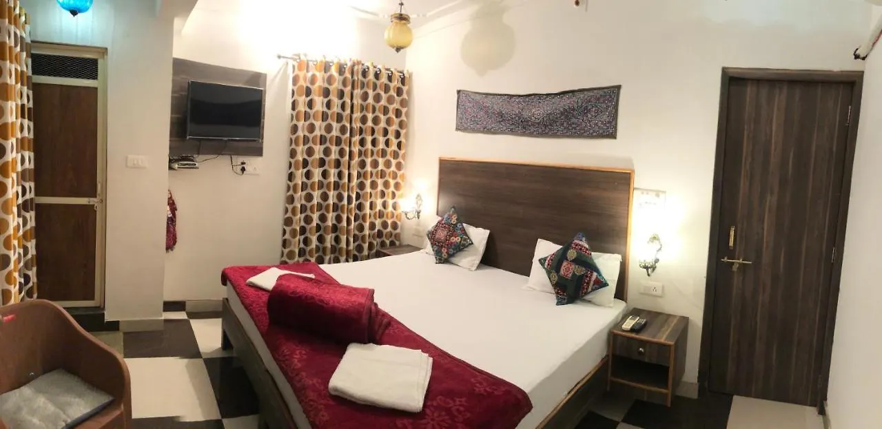 Peacock Guest House - Lake View Hotel In Udaipur