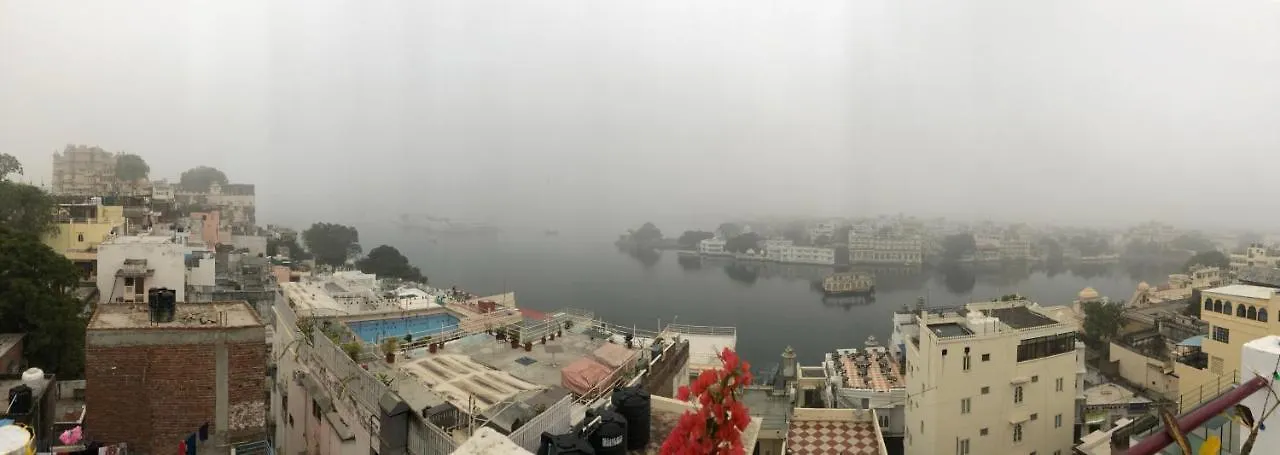 Peacock Guest House - Lake View Hotel In Udaipur