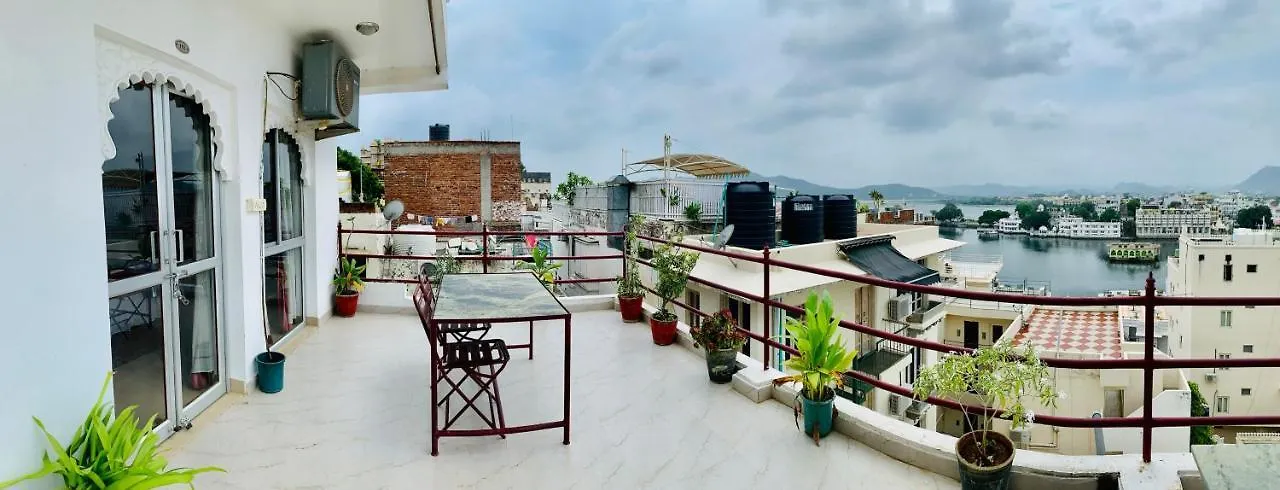 Peacock Guest House - Lake View Hotel In Udaipur