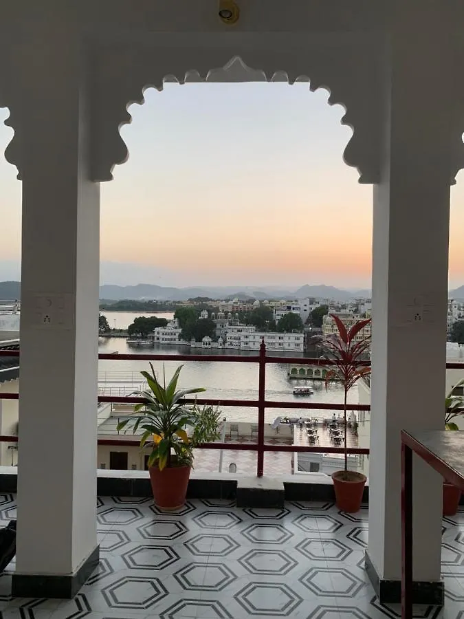 Peacock Guest House - Lake View Hotel In Udaipur 2*,