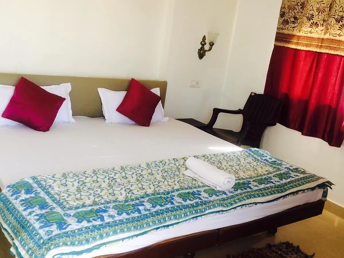 Peacock Guest House - Lake View Hotel In Udaipur