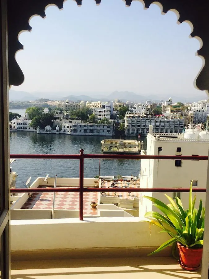 Peacock Guest House - Lake View Hotel In Udajpur 2*,
