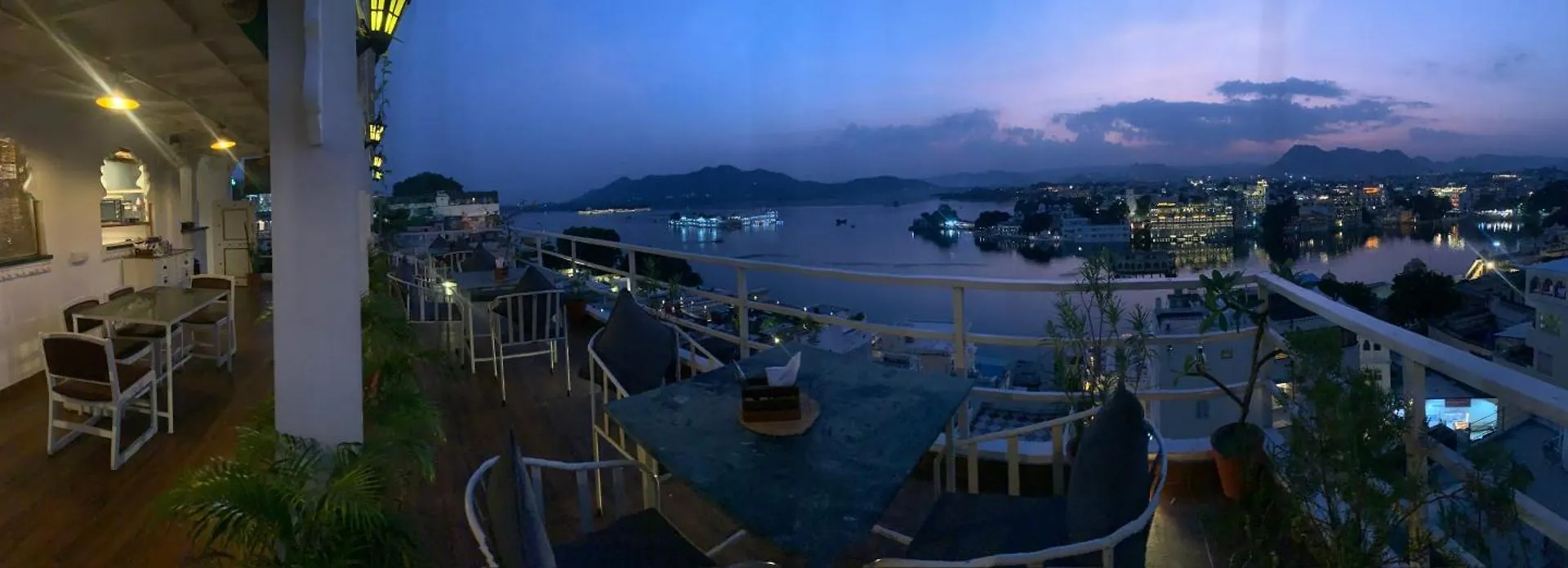 Peacock Guest House - Lake View Hotel In Udaipur