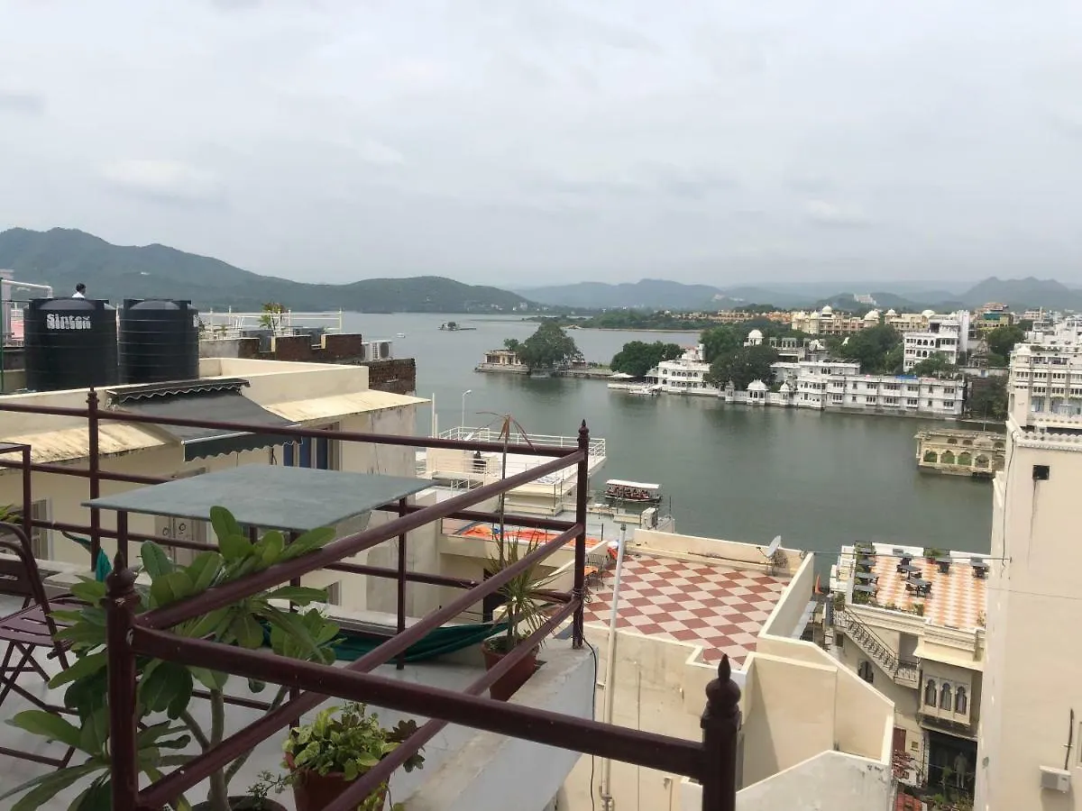 Peacock Guest House - Lake View Hotel In Udaipur