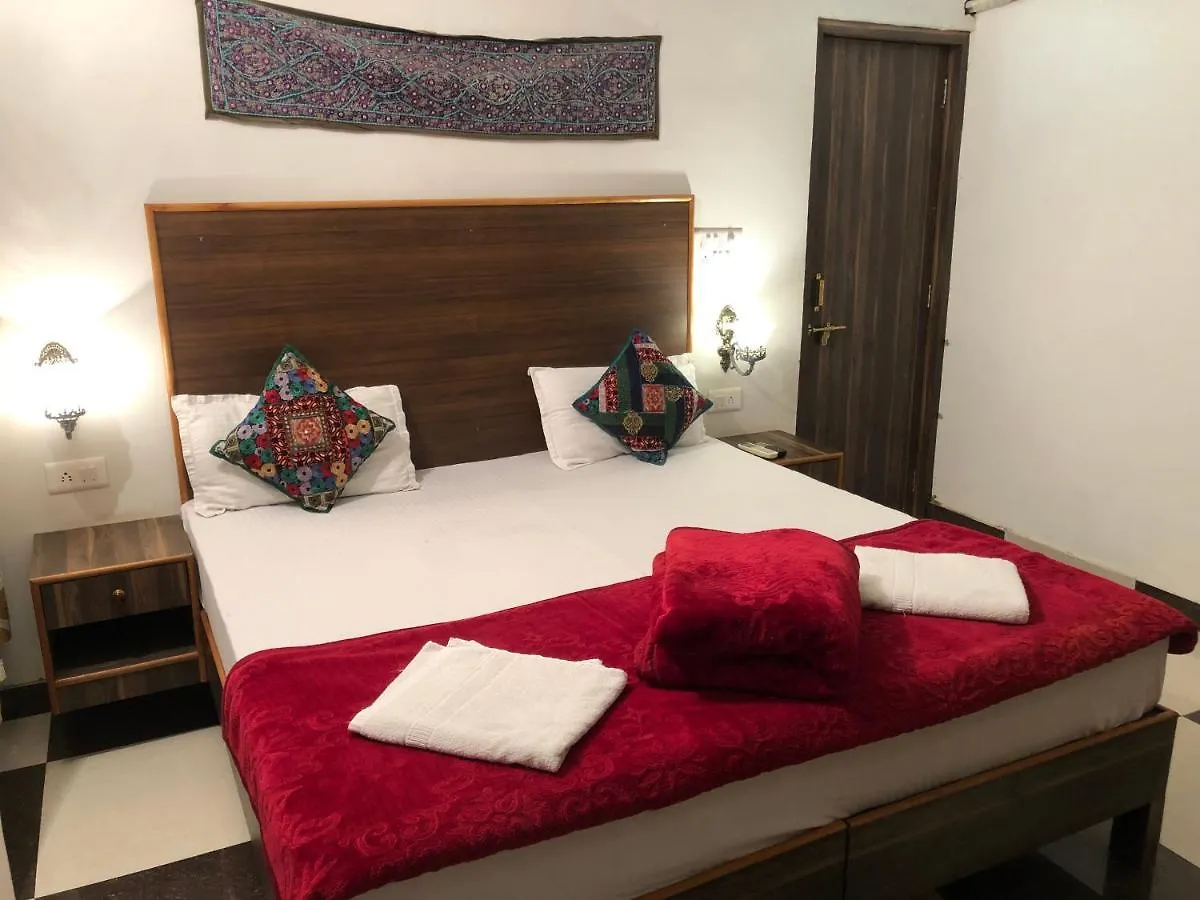 Peacock Guest House - Lake View Hotel In Udaipur 2*,  India