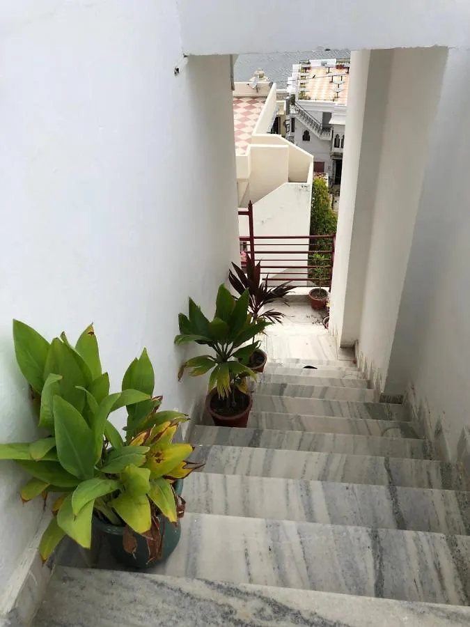 Peacock Guest House - Lake View Hotel In Udaipur