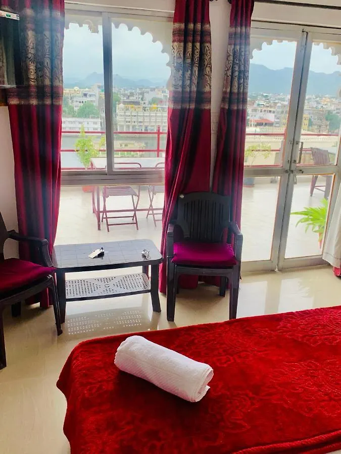 Peacock Guest House - Lake View Hotel In Udaipur