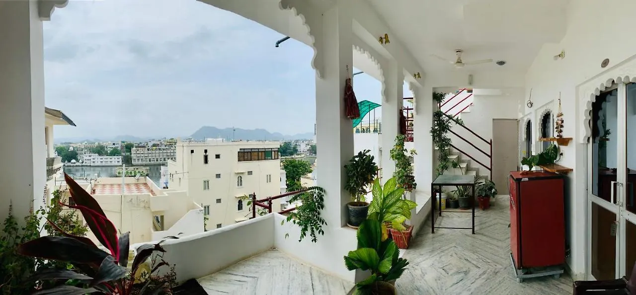 Peacock Guest House - Lake View Hotel In Udaipur