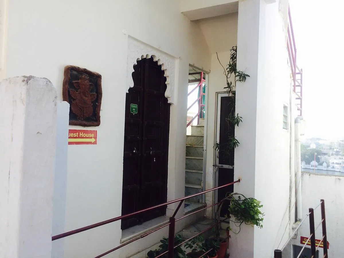 Peacock Guest House - Lake View Hotel In Udaipur